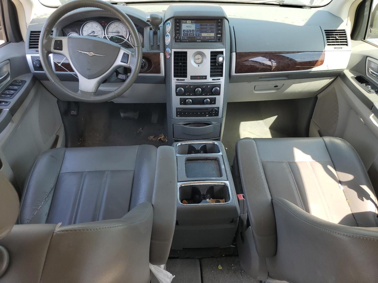 2010 Chrysler Town & Country Touring VIN: 2A4RR5D10AR450956 Lot: 80885355