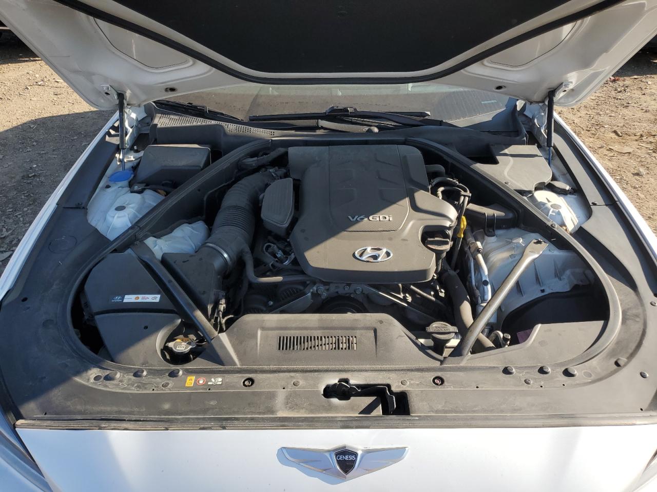 2015 Hyundai Genesis 3.8L VIN: KMHGN4JE2FU036285 Lot: 71645885