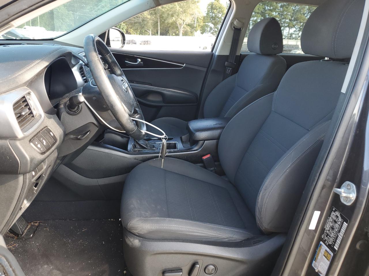 2019 Kia Sorento L VIN: 5XYPGDA37KG530182 Lot: 71842785