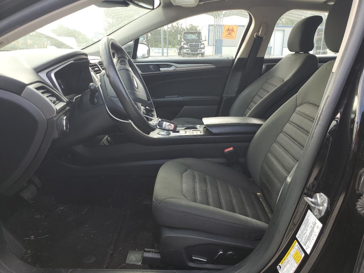 2019 Ford Fusion Se VIN: 3FA6P0LU6KR125565 Lot: 71502195