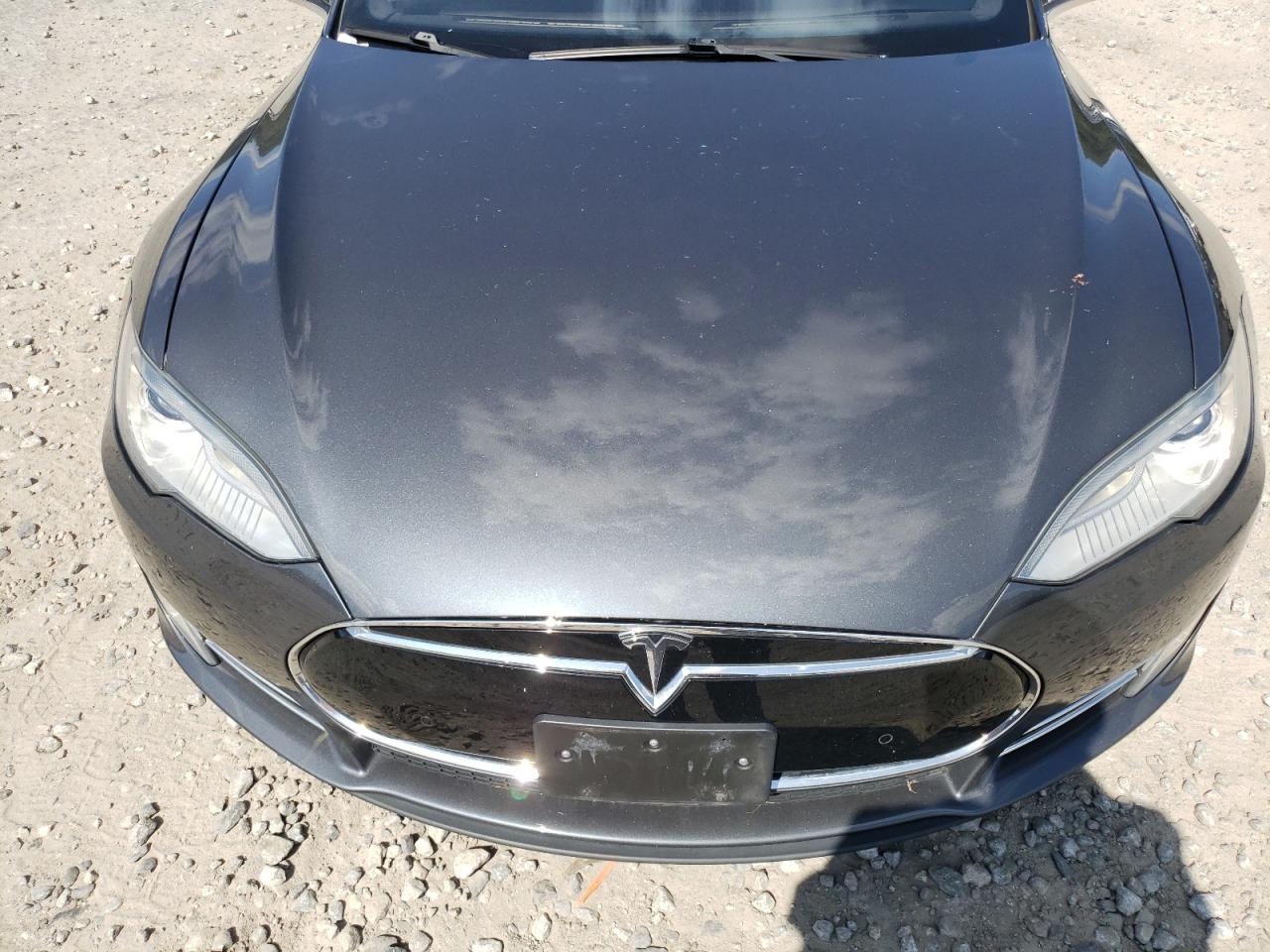 2015 Tesla Model S VIN: 5YJSA1E22FF112492 Lot: 67948185