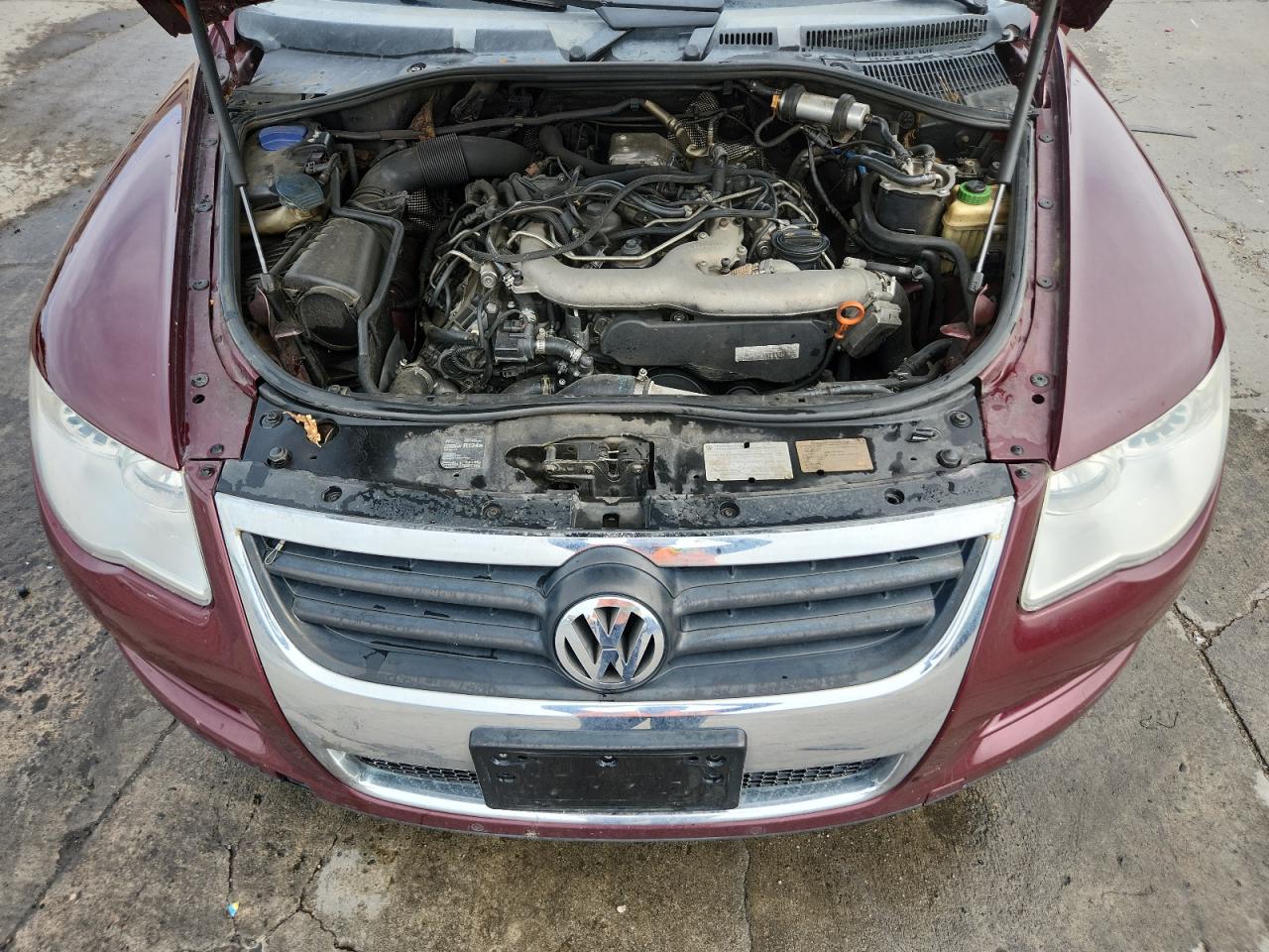 2010 Volkswagen Touareg Tdi VIN: WVGFK7A93AD001661 Lot: 81596405