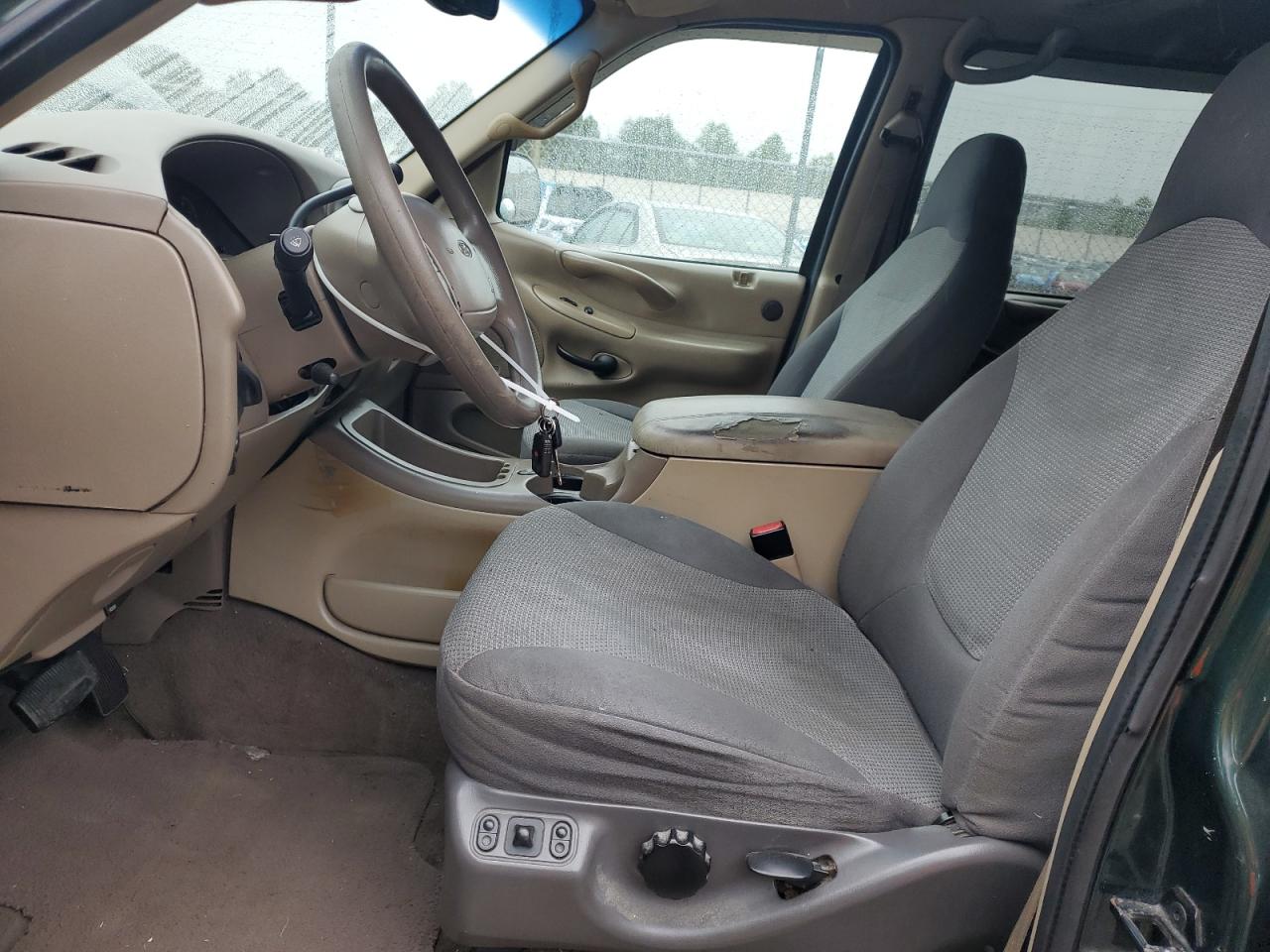 2001 Ford Expedition Xlt VIN: 1FMEU16W41LA36734 Lot: 70481035