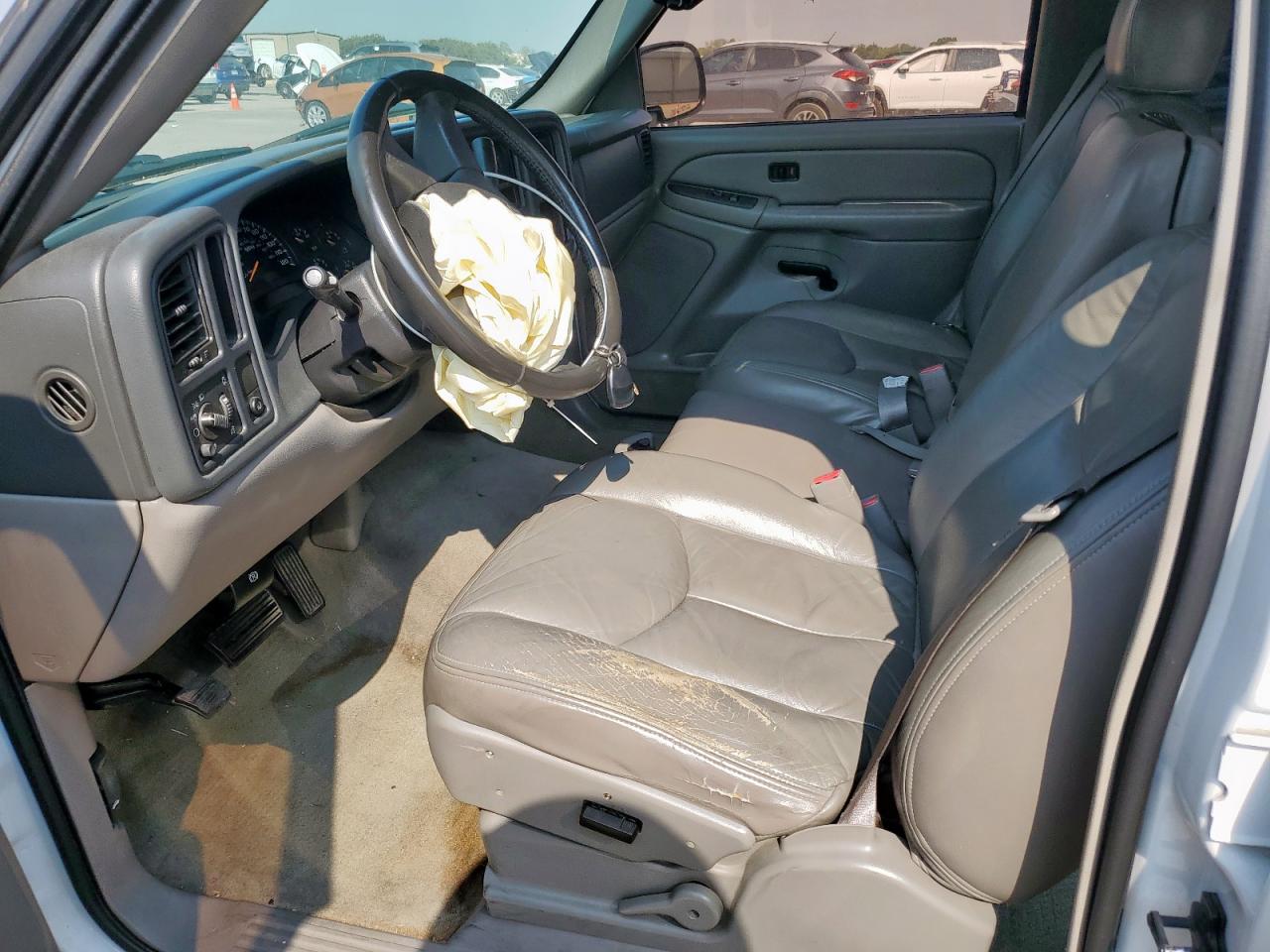 2004 Chevrolet Tahoe C1500 VIN: 1GNEC13V64R174187 Lot: 81598935