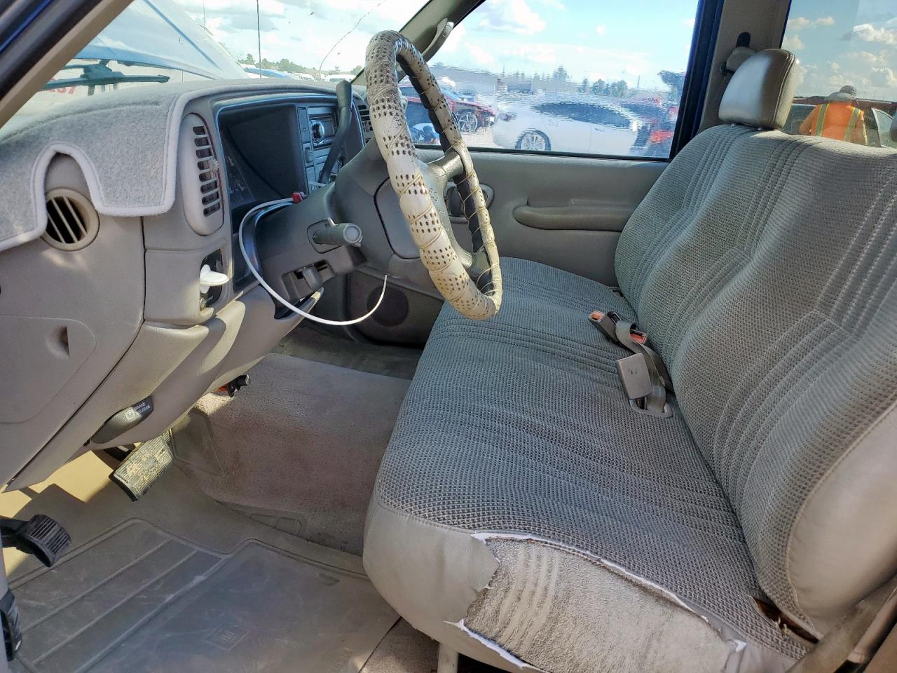 1997 Chevrolet Gmt-400 C1500 VIN: 1GCEC14M4VZ166802 Lot: 81727545