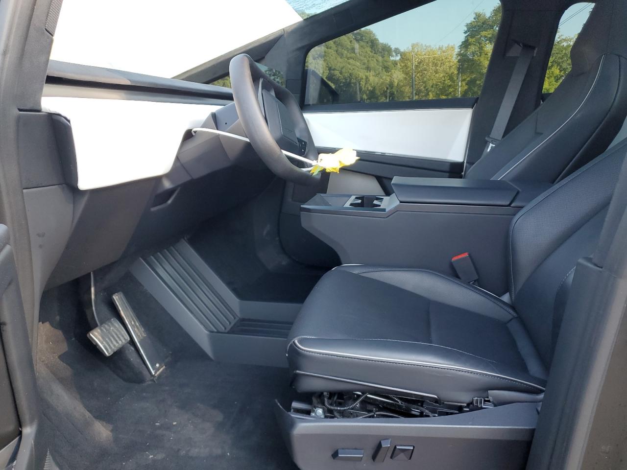 2024 Tesla Cybertruck VIN: 7G2CEHEE8RA017252 Lot: 71774815