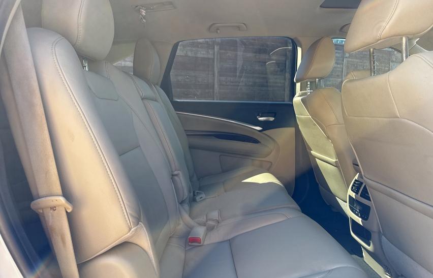 Паркетники ACURA MDX 2016 Белы