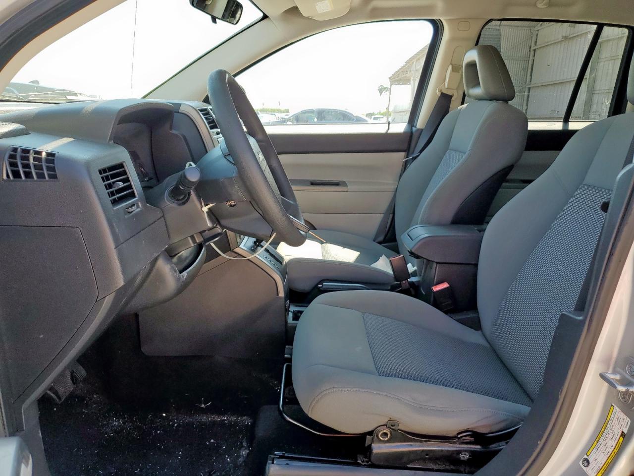 2007 Jeep Compass VIN: 1J8FT47WX7D103814 Lot: 71456325