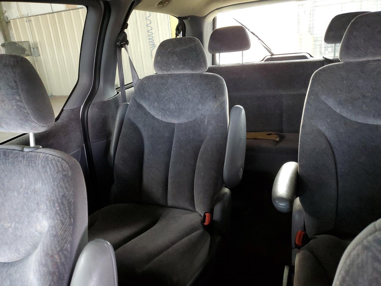 2000 Chrysler Town & Country Lx VIN: 1C4GP44G1YB695954 Lot: 81362815