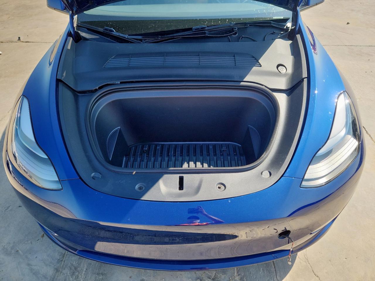 2024 Tesla Model Y VIN: 7SAYGDEE2RA279895 Lot: 72039455