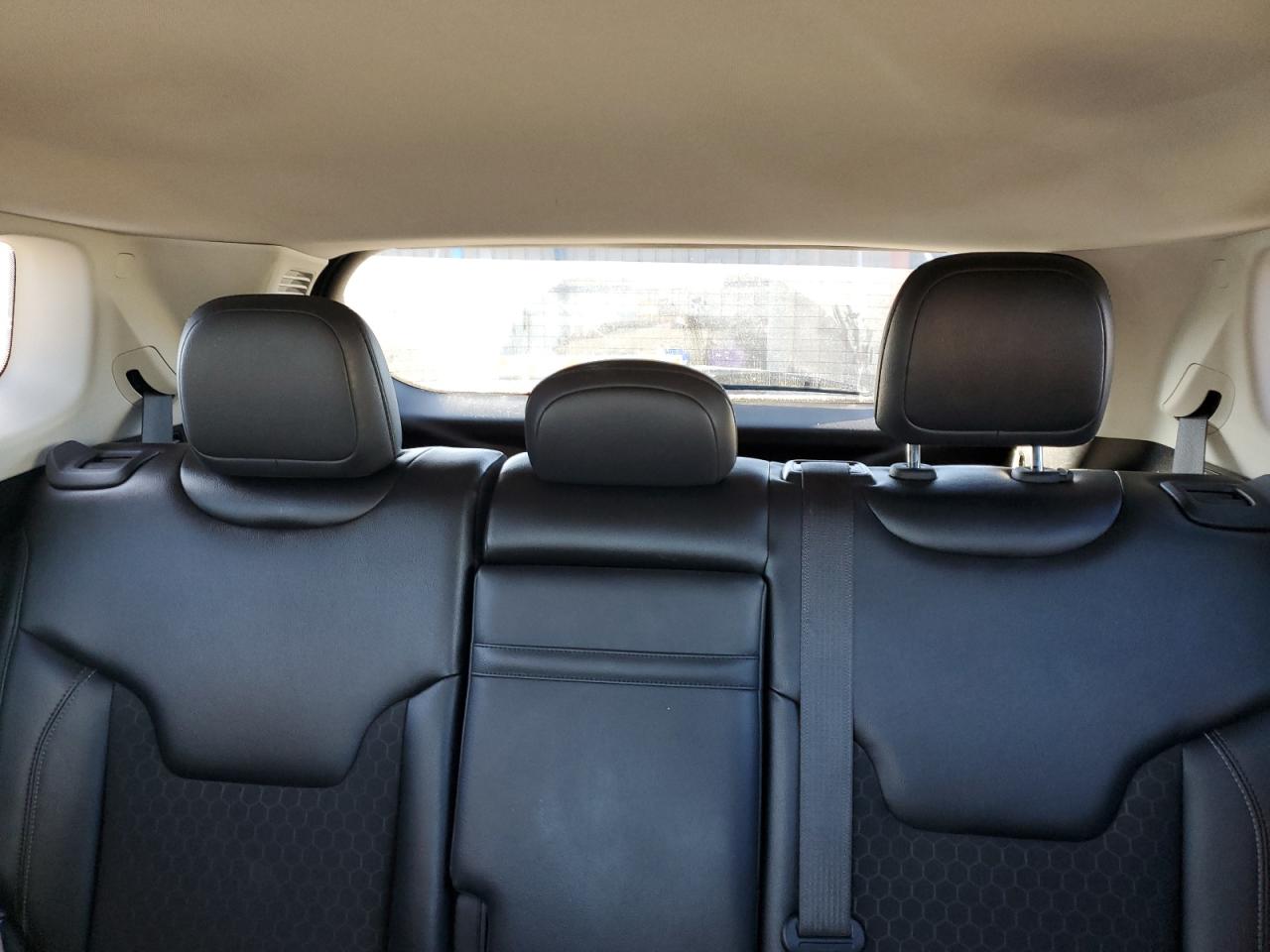 2018 Jeep Compass Latitude VIN: 3C4NJDBB5JT104996 Lot: 84243505