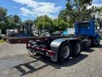 2014 FRHT COLUMBIA - TRUCKS ROLL-OFF CONTAINER TRUCK à vendre chez Copart FL - TAMPA SOUTH