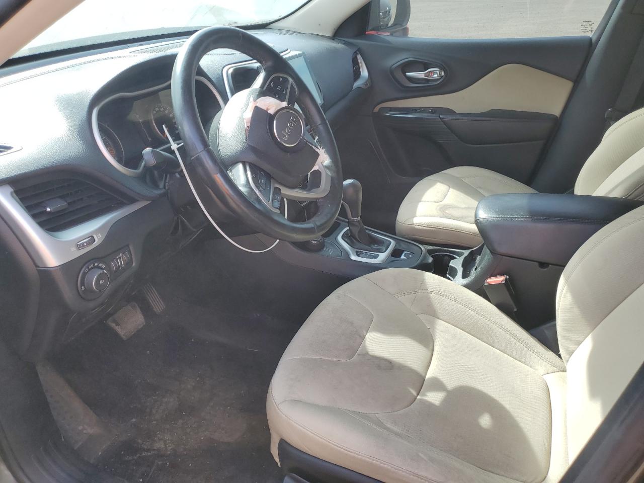 2015 Jeep Cherokee Latitude VIN: 1C4PJMCS8FW627194 Lot: 80606995