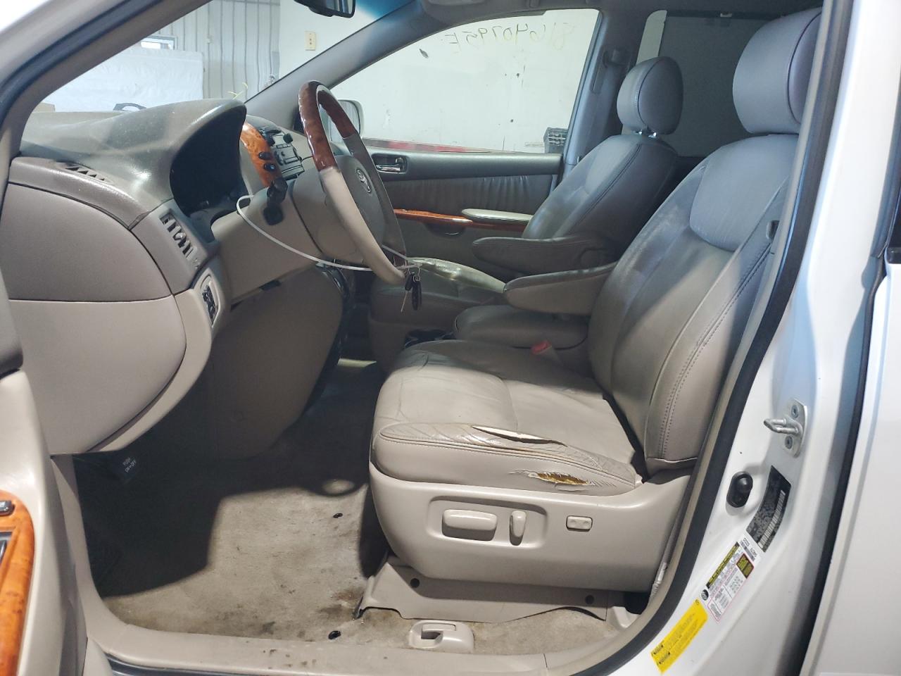 2008 Toyota Sienna Xle VIN: 5TDZK22C88S160415 Lot: 81640795