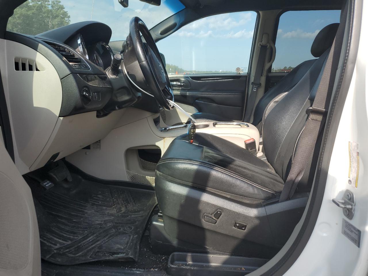 2017 Dodge Grand Caravan Sxt VIN: 2C4RDGCG8HR651326 Lot: 71668555