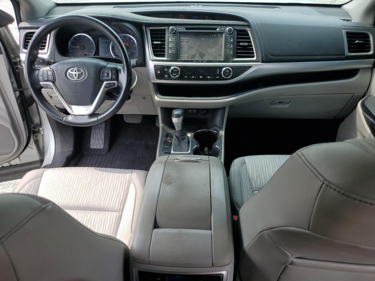 2017 Toyota Highlander Le VIN: 5TDZZRFH6HS192001 Lot: 71892815