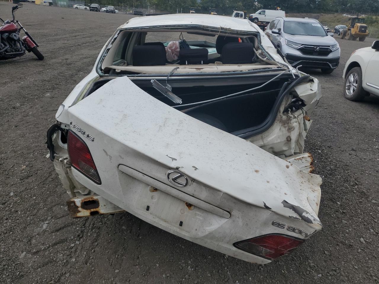 2002 Lexus Es 300 VIN: JTHBF30G325004618 Lot: 83830785