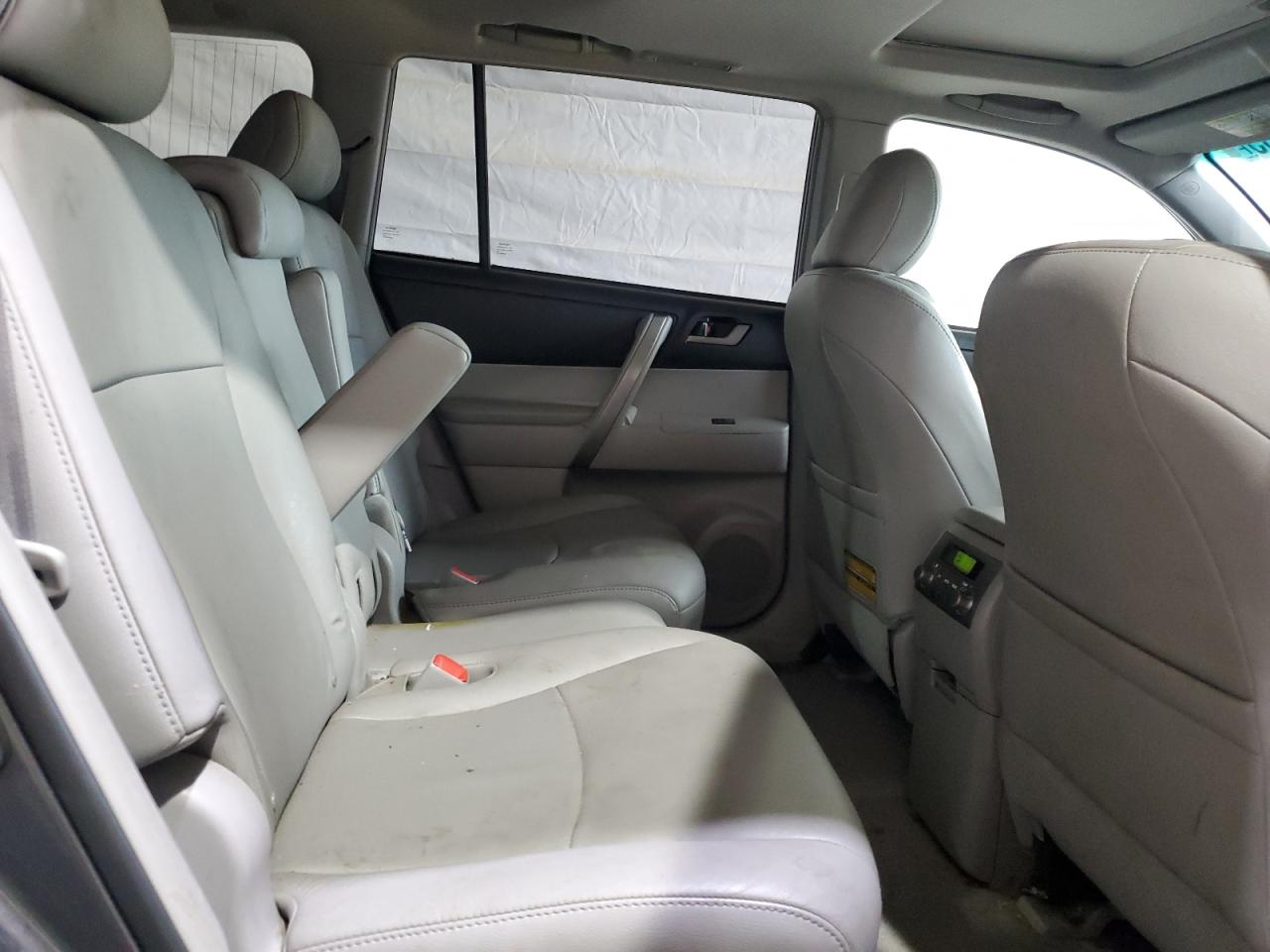 2010 Toyota Highlander Se VIN: 5TDJK3EH8AS028481 Lot: 84429635