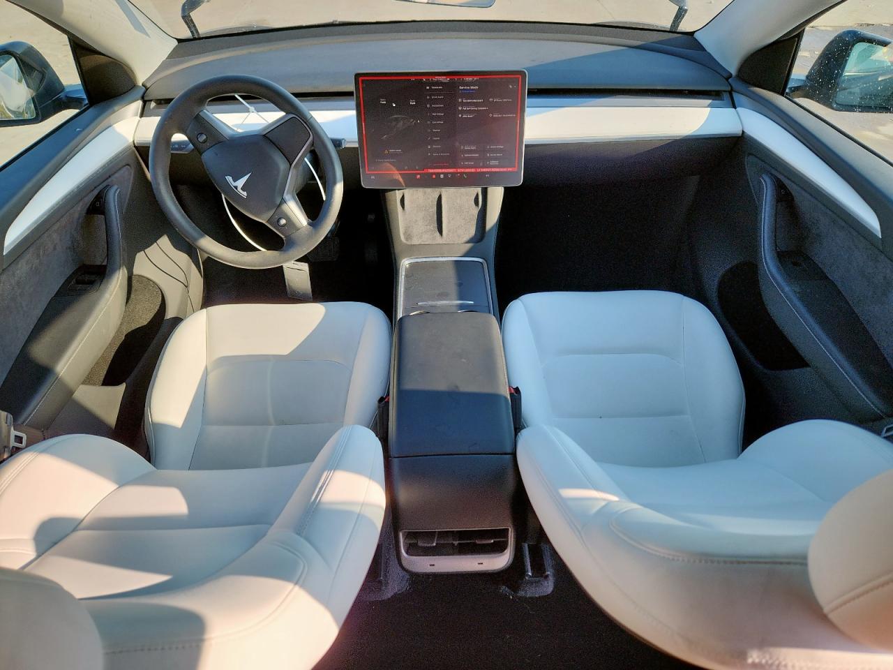 2024 Tesla Model Y VIN: 7SAYGDEE4RA236871 Lot: 81032955