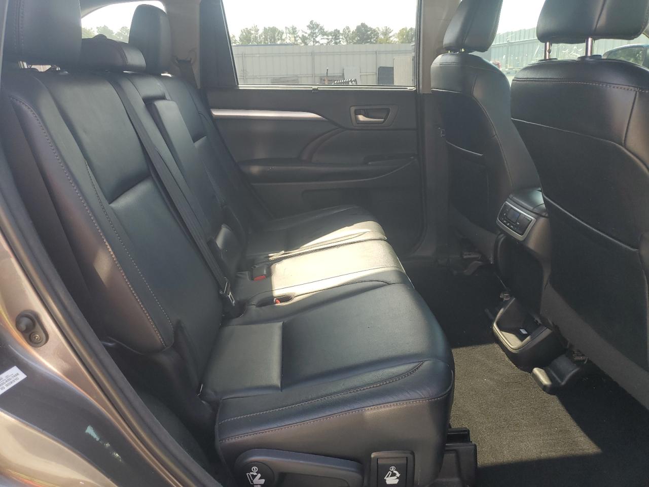 2018 Toyota Highlander Se VIN: 5TDKZRFH6JS280750 Lot: 81468485