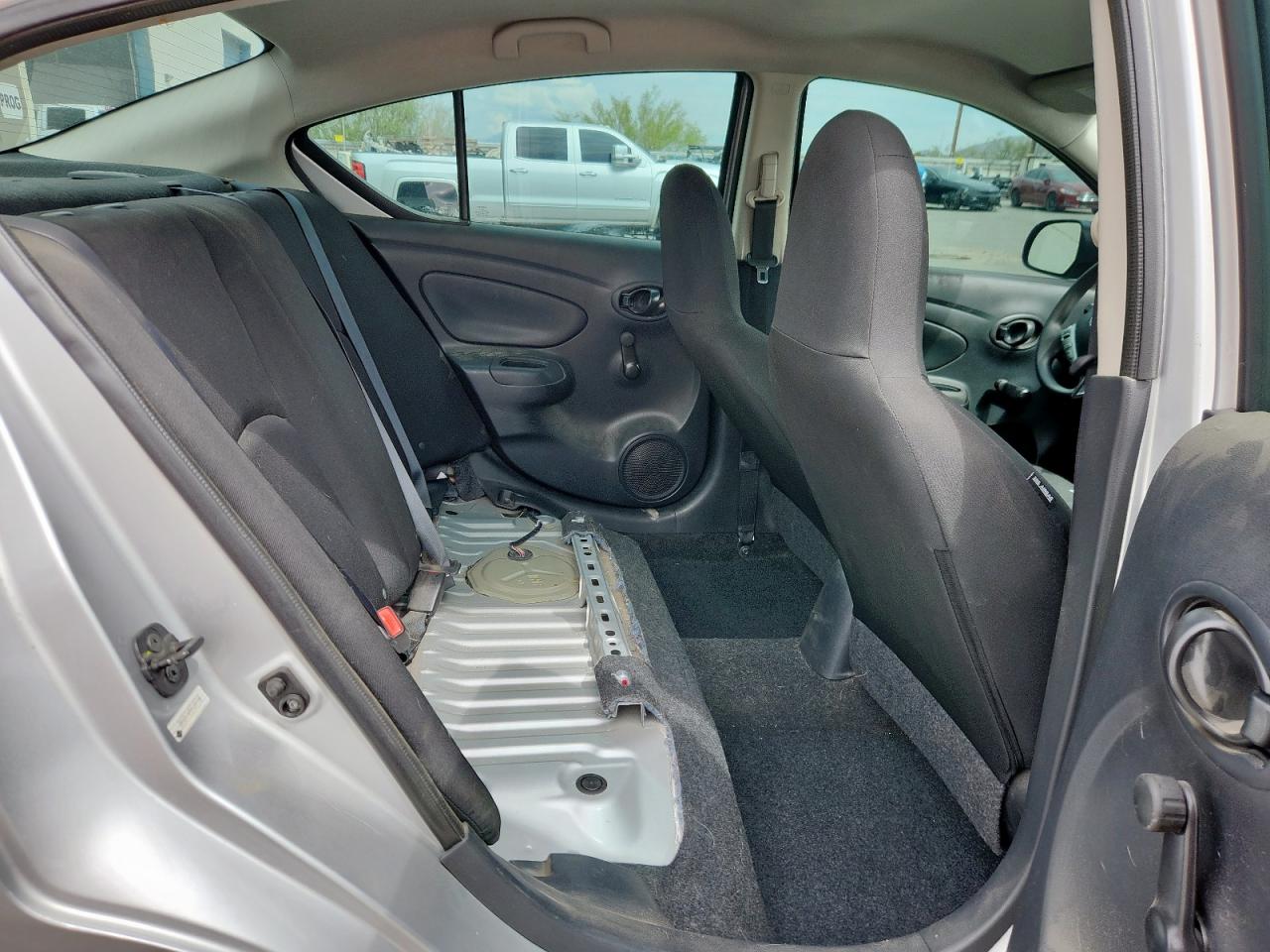 2015 Nissan Versa S VIN: 3N1CN7AP5FL937136 Lot: 81315885