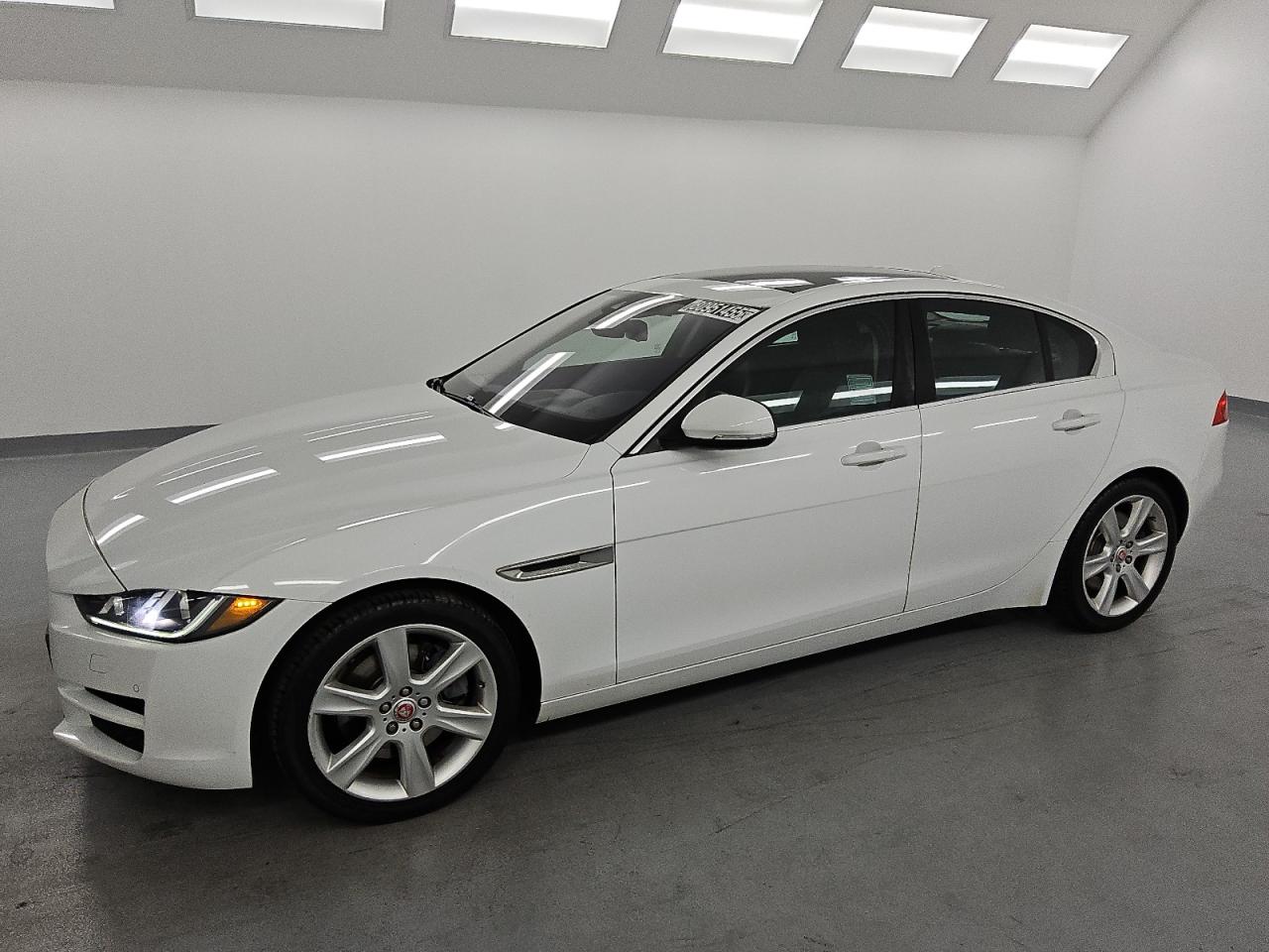 2017 Jaguar Xe Prestige
