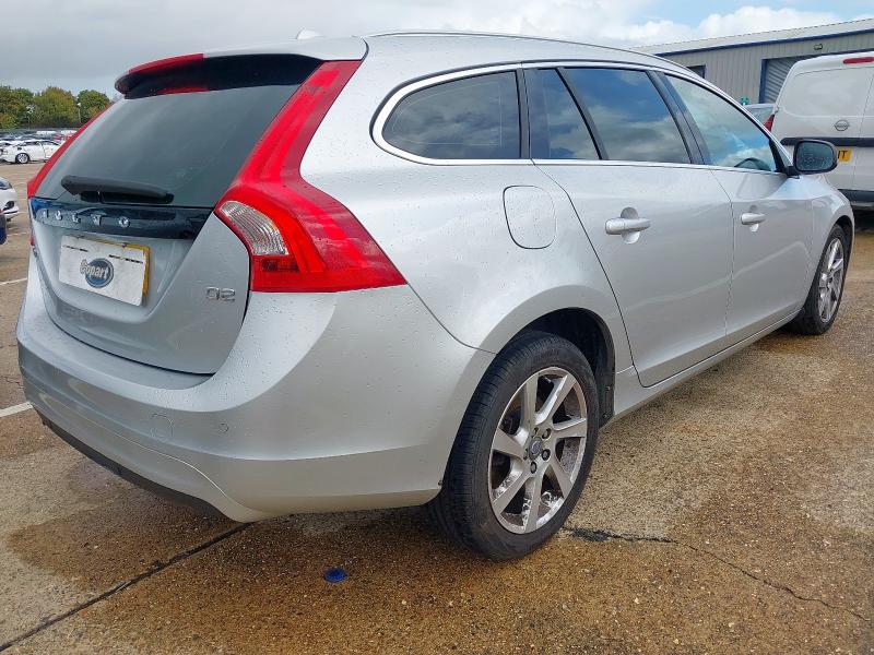 2014 VOLVO V60 SE LUX D2 