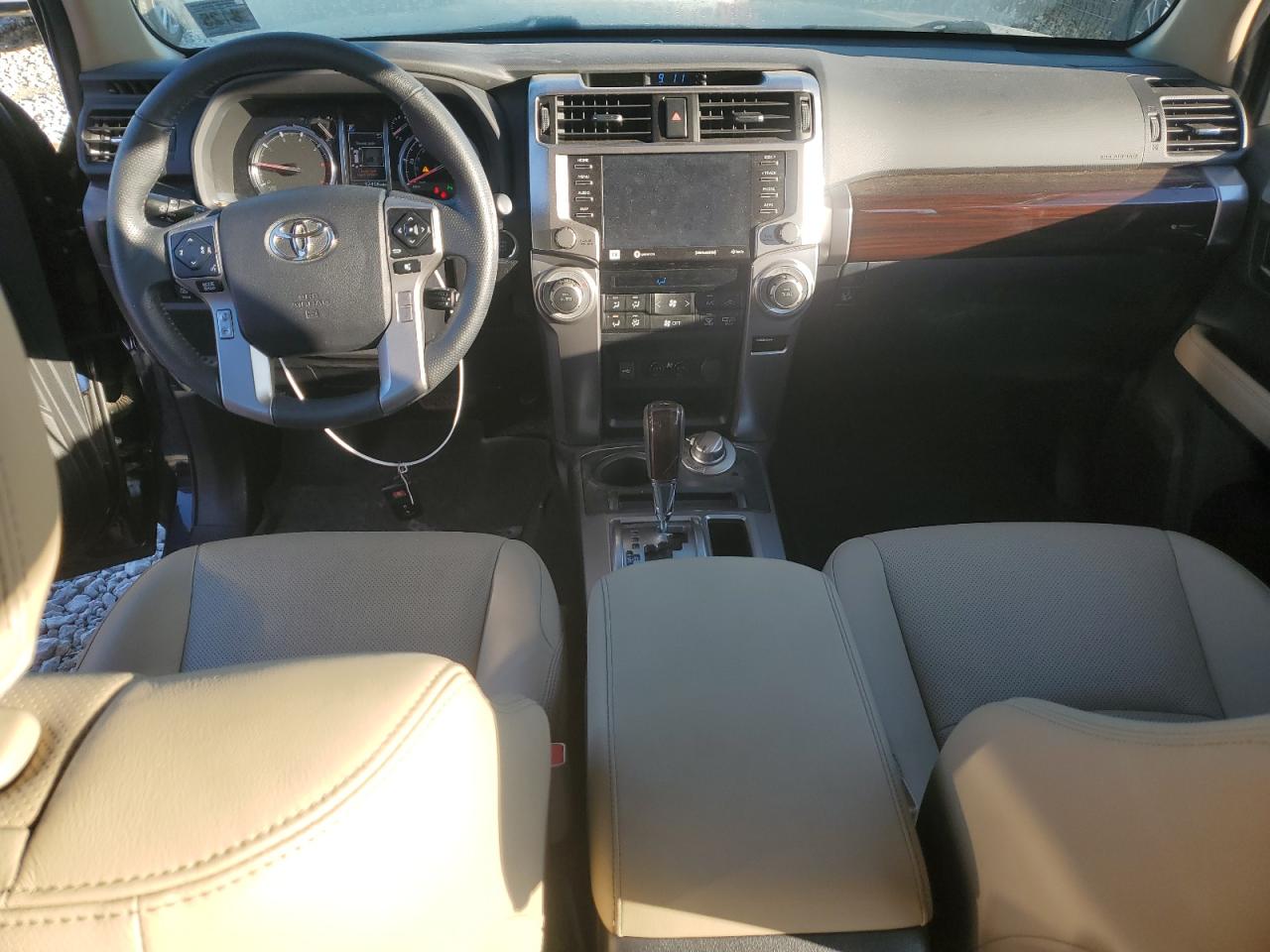 2020 Toyota 4Runner Sr5/Sr5 Premium VIN: JTEBU5JRXL5823688 Lot: 84185955