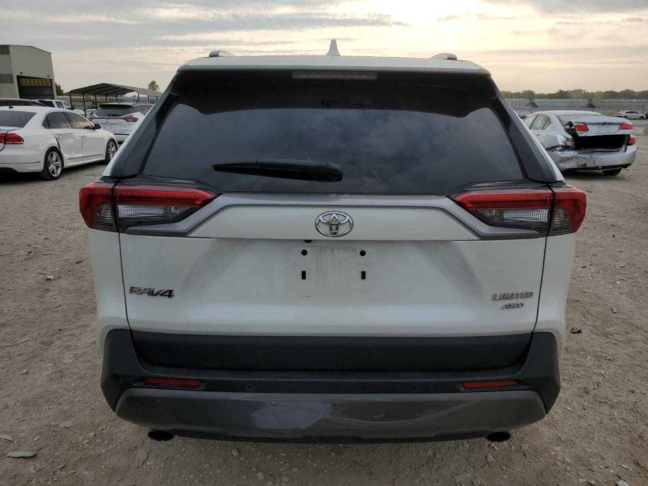 2021 Toyota Rav4 Limited VIN: 2T3N1RFV2MW244518 Lot: 80688985