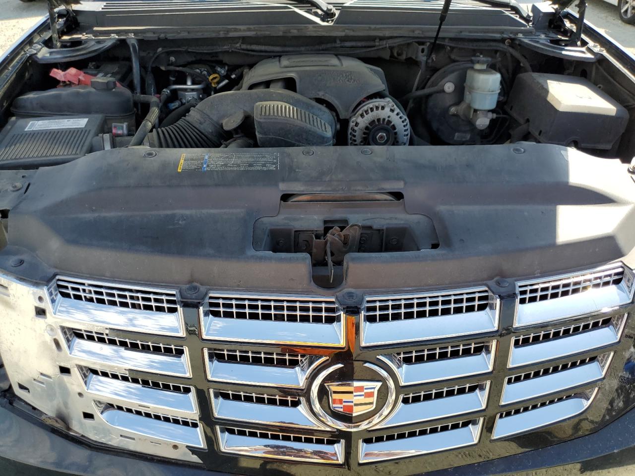 2007 Cadillac Escalade Luxury VIN: 1GYFK63857R409670 Lot: 81812215