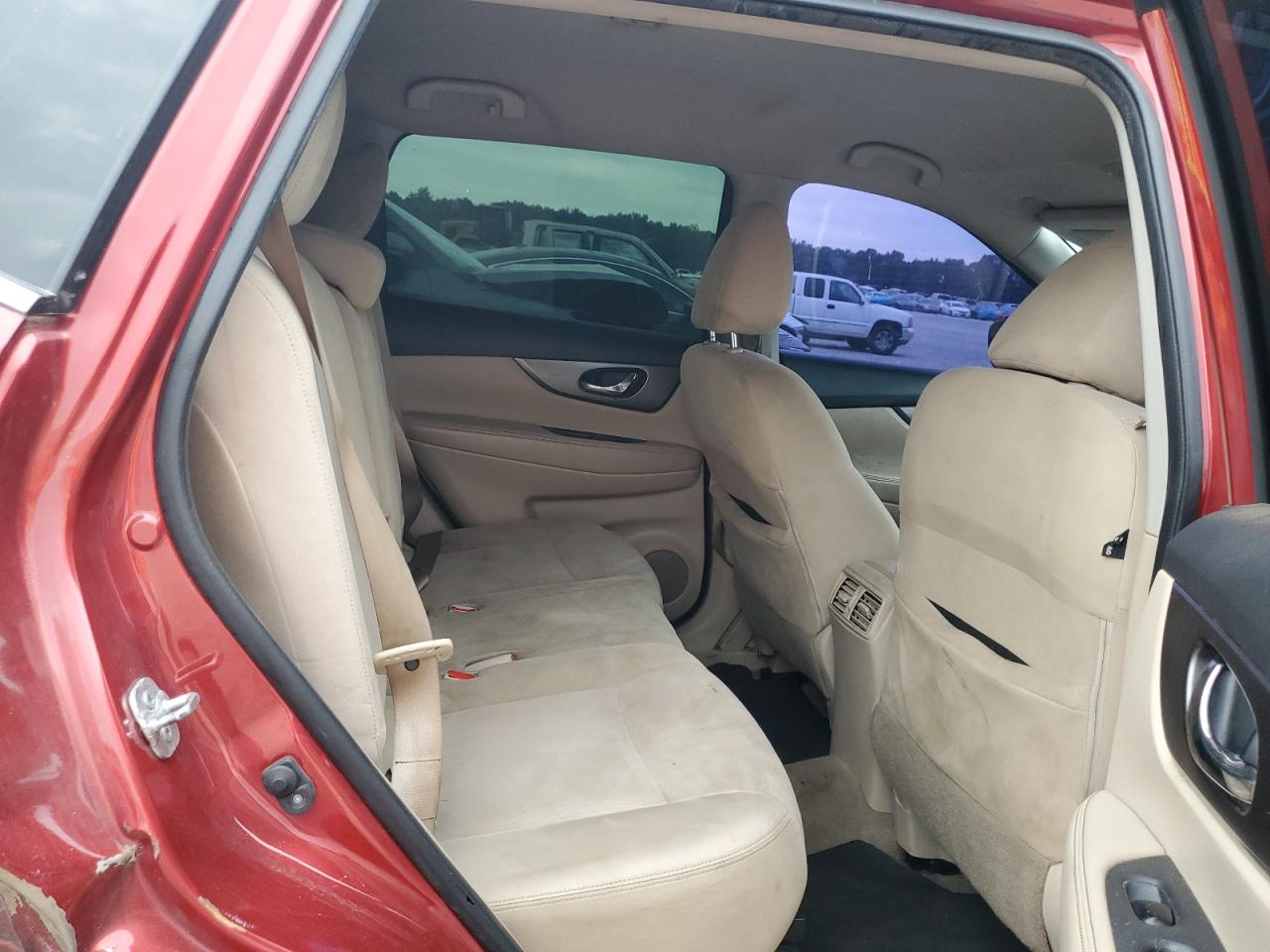 2015 Nissan Rogue S VIN: KNMAT2MV1FP557917 Lot: 81630145