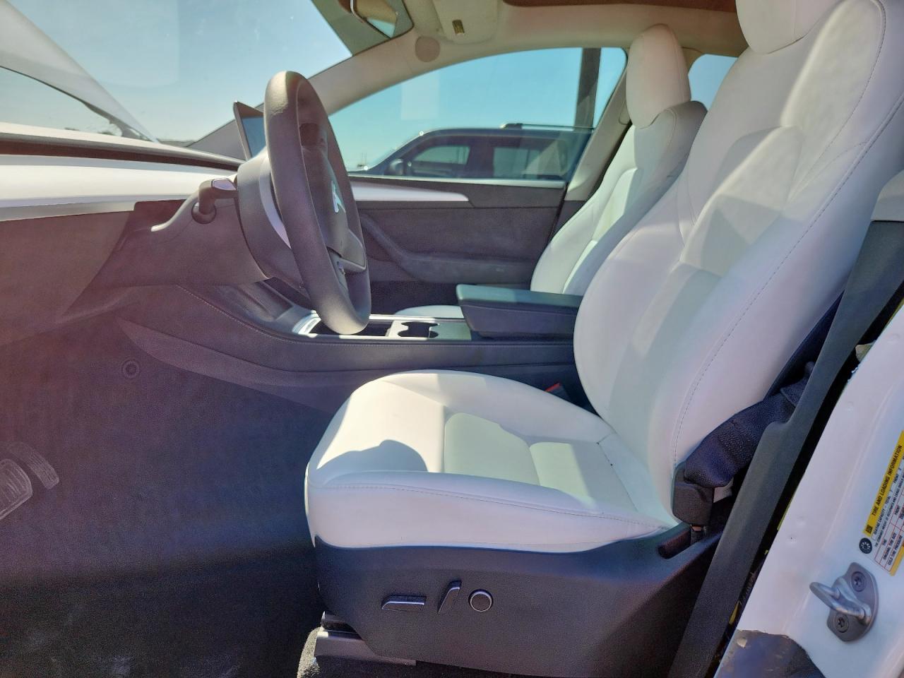 2024 Tesla Model Y VIN: 7SAYGAEE0RF062444 Lot: 70817075