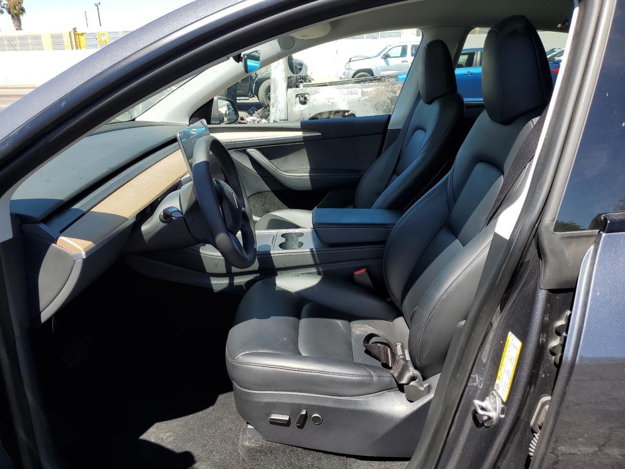 2023 Tesla Model Y VIN: 7SAYGDEE5PA053010 Lot: 70861565