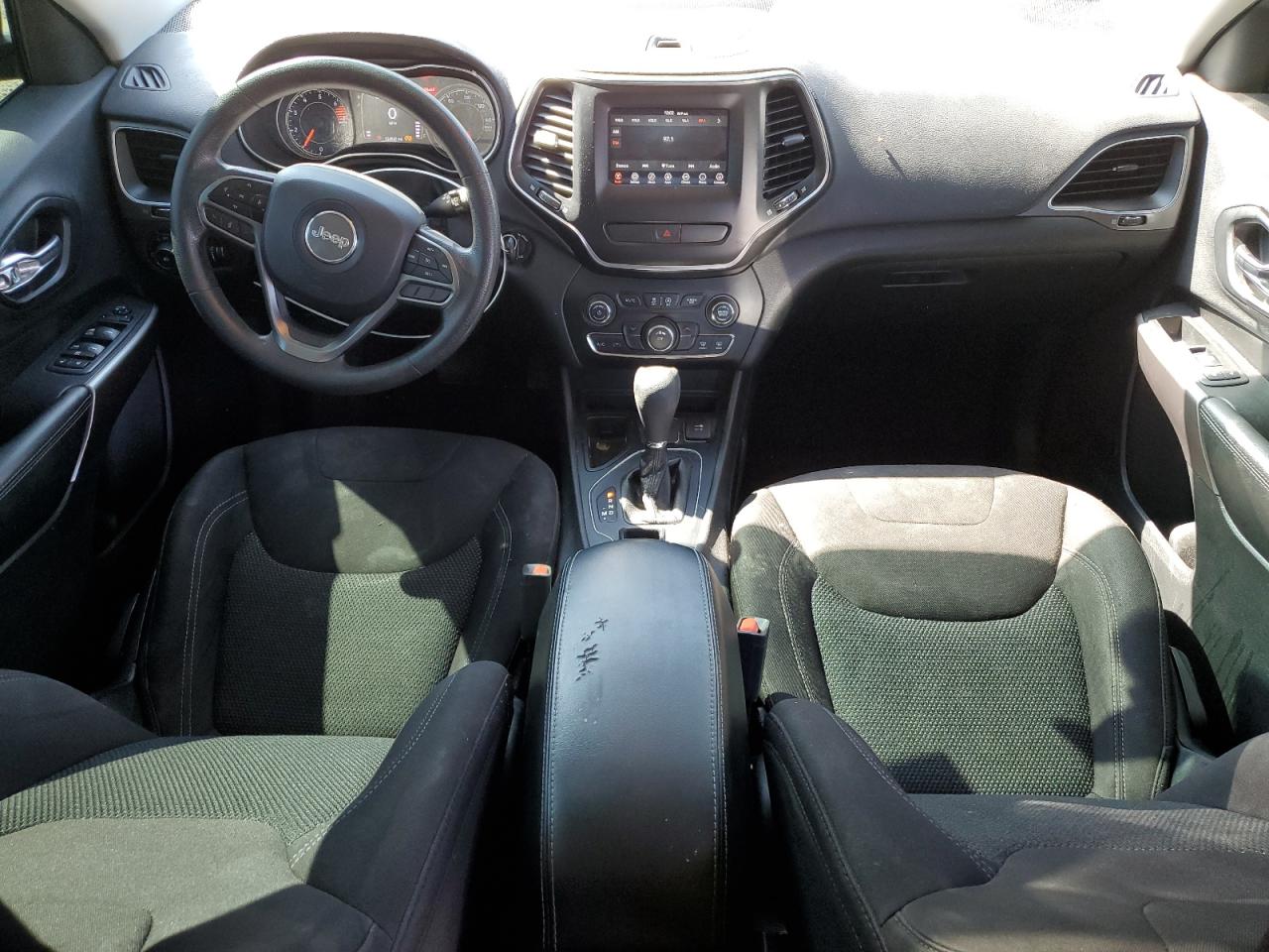 2019 Jeep Cherokee Latitude VIN: 1C4PJLCB1KD232662 Lot: 84202015