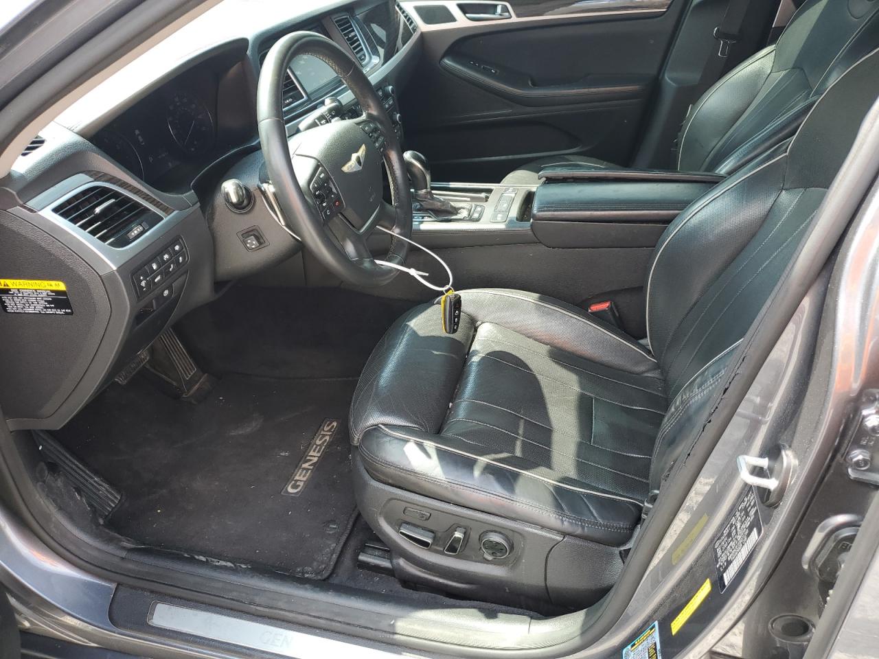 2015 Hyundai Genesis 3.8L VIN: KMHGN4JE1FU071268 Lot: 81440685