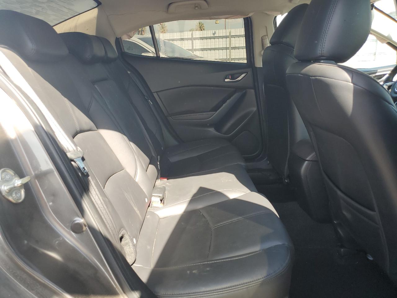 2018 Mazda 3 Touring VIN: 3MZBN1V35JM166805 Lot: 71644955