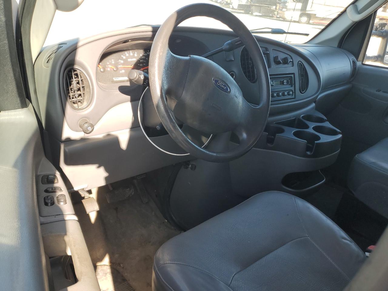 2006 Ford Econoline E250 Van VIN: 1FTNE24LX6DB44387 Lot: 81050145