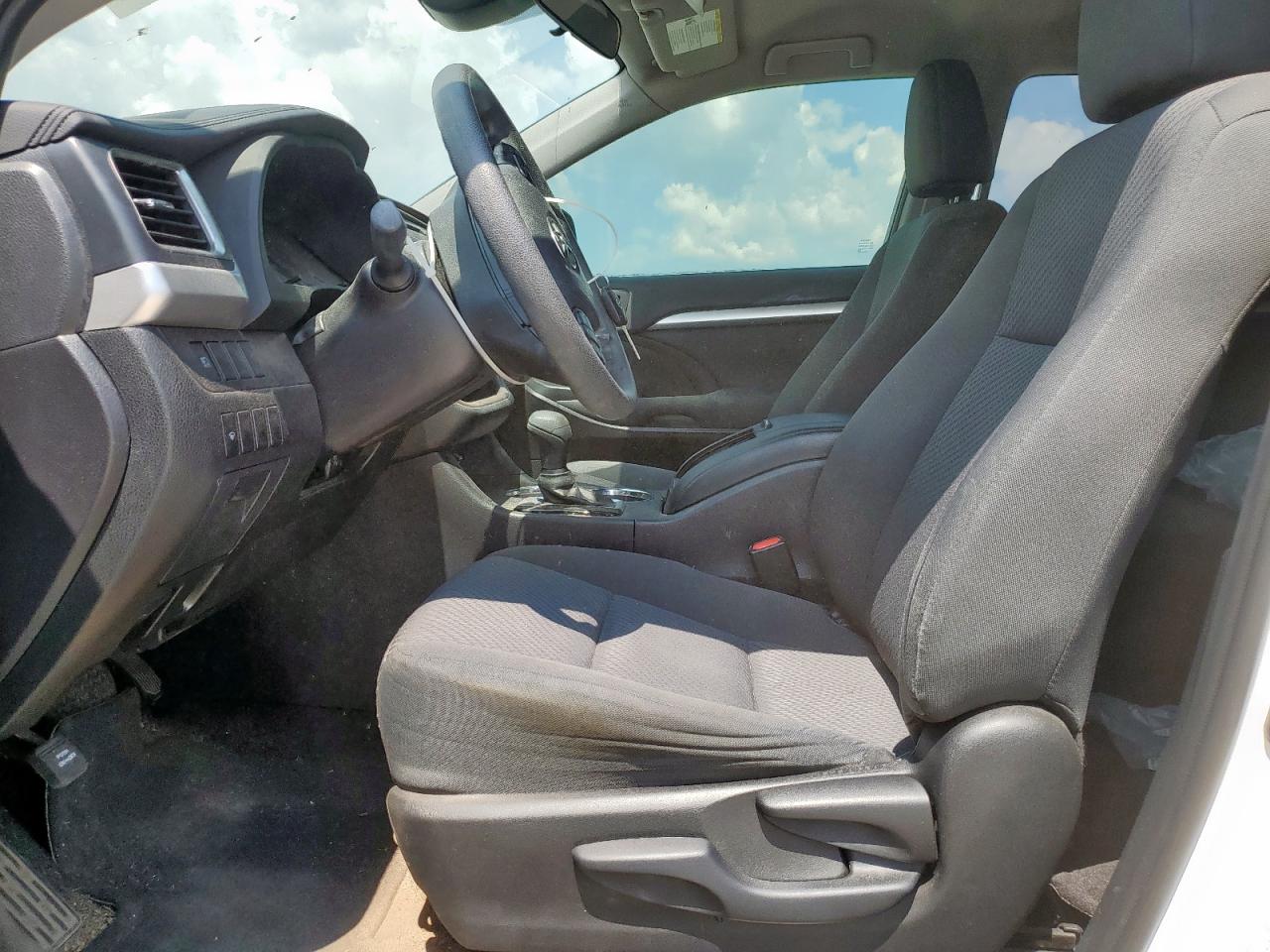 2019 Toyota Highlander Le VIN: 5TDZZRFH0KS301074 Lot: 80640475