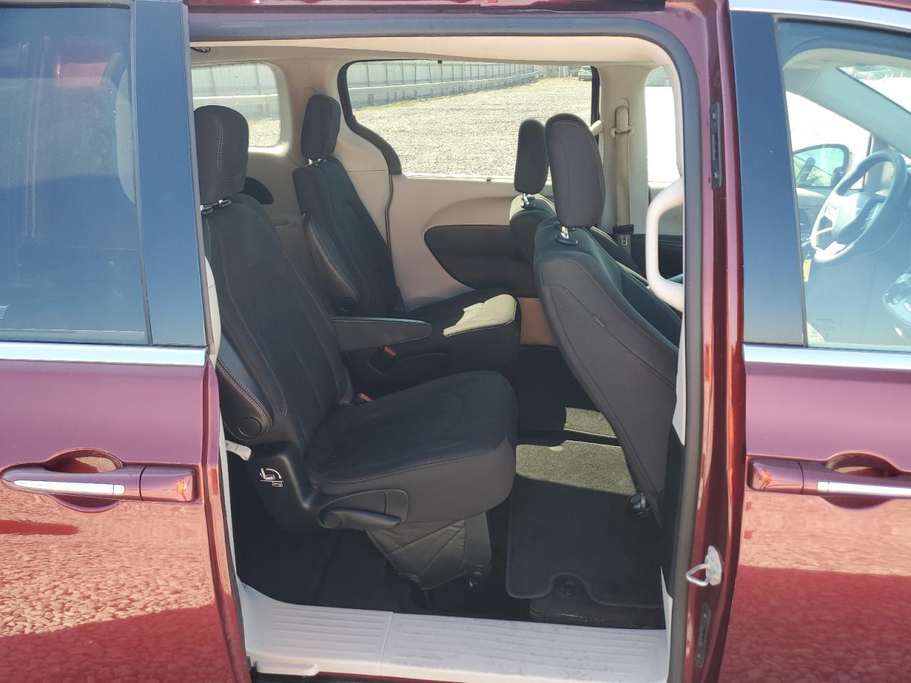 2020 Chrysler Pacifica Touring VIN: 2C4RC1FG7LR134992 Lot: 84761535