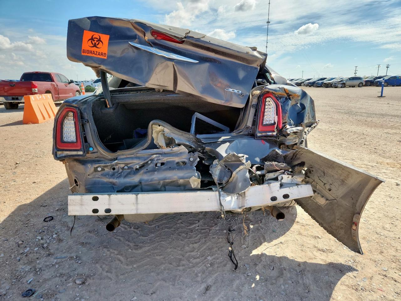 2019 Chrysler 300 S VIN: 2C3CCABT1KH569640 Lot: 81071855