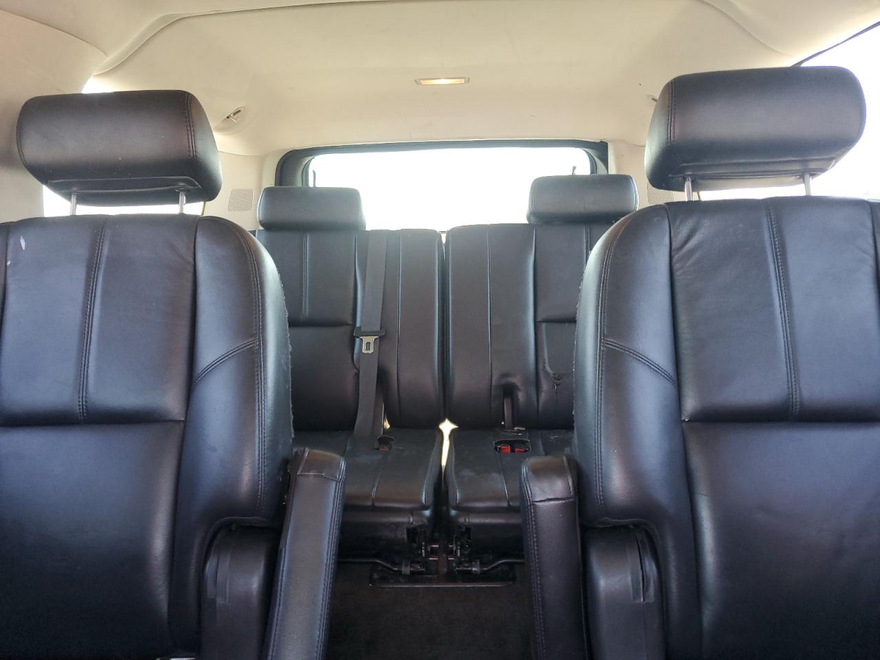 2010 Chevrolet Suburban K1500 Lt VIN: 1GNUKJE34AR133501 Lot: 71507385