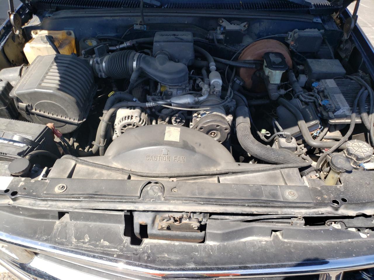 1998 Chevrolet Tahoe K1500 VIN: 3GNEK18R4WG101899 Lot: 71780145