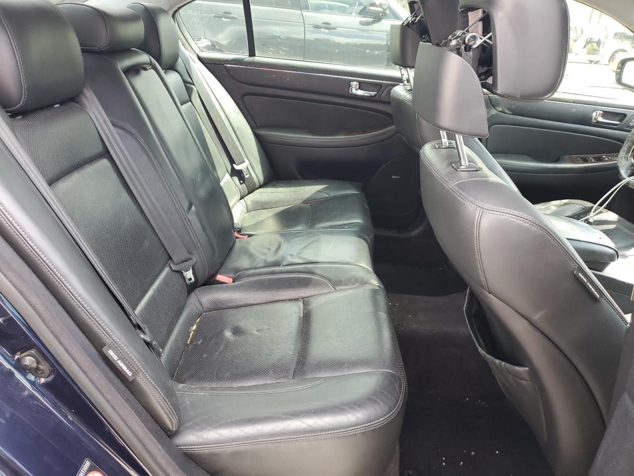 2010 Hyundai Genesis 4.6L VIN: KMHGC4DF7AU109587 Lot: 82145845