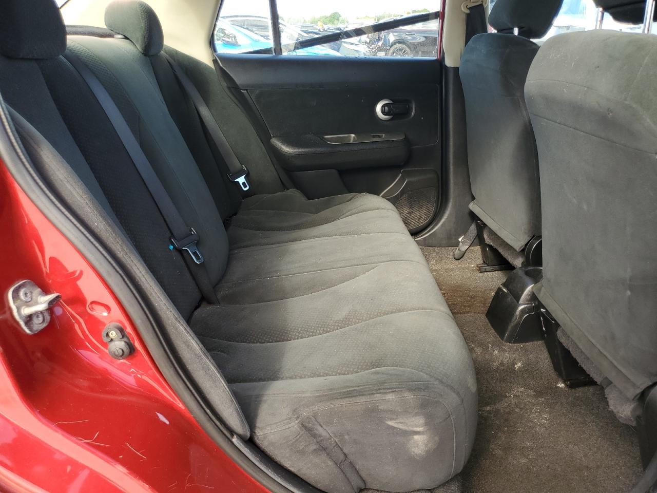 2011 Nissan Versa S VIN: 3N1BC1AP8BL423144 Lot: 81581905