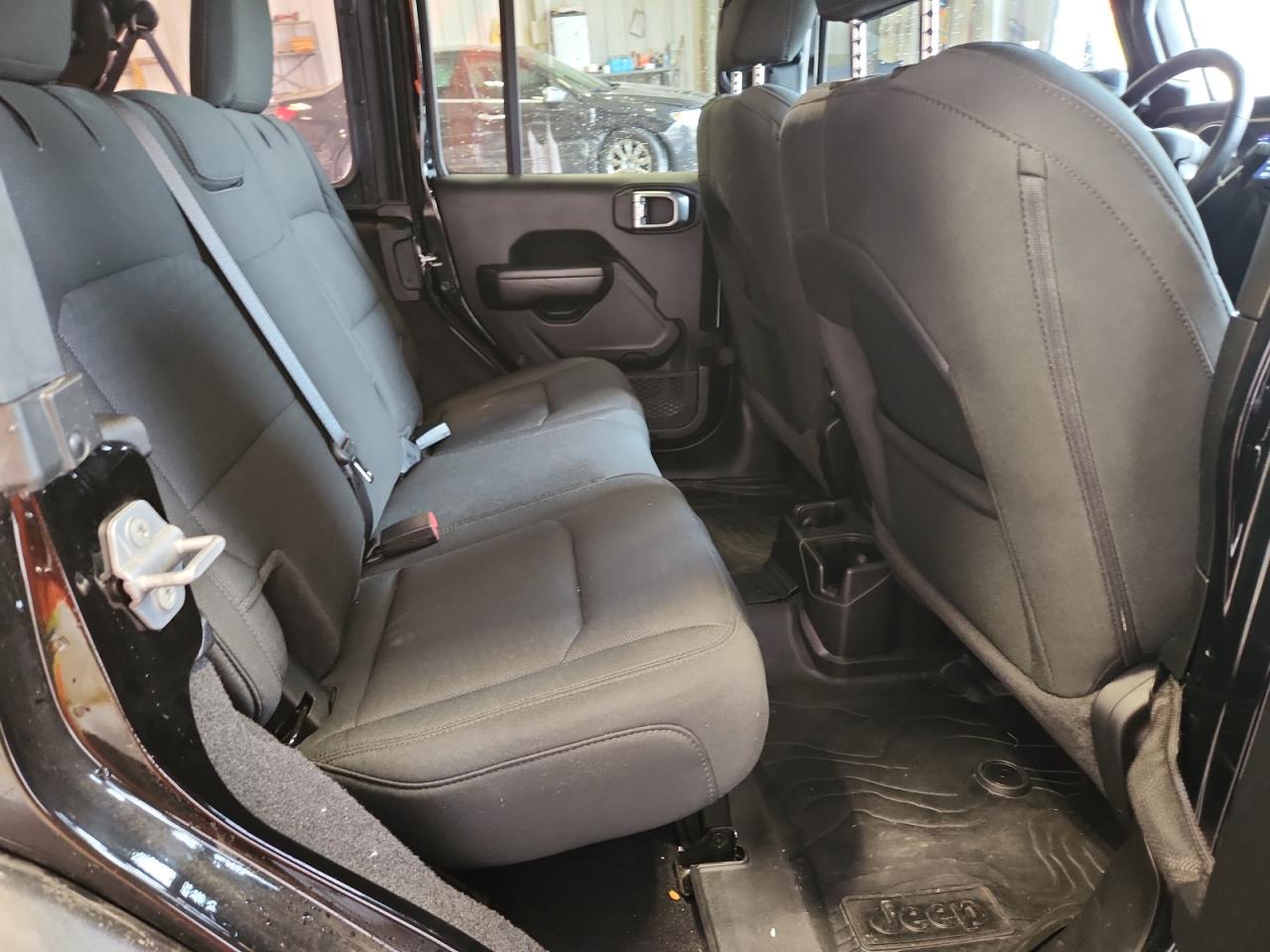 2021 Jeep Wrangler Unlimited Sport VIN: 1C4HJXDG7MW557295 Lot: 71880315