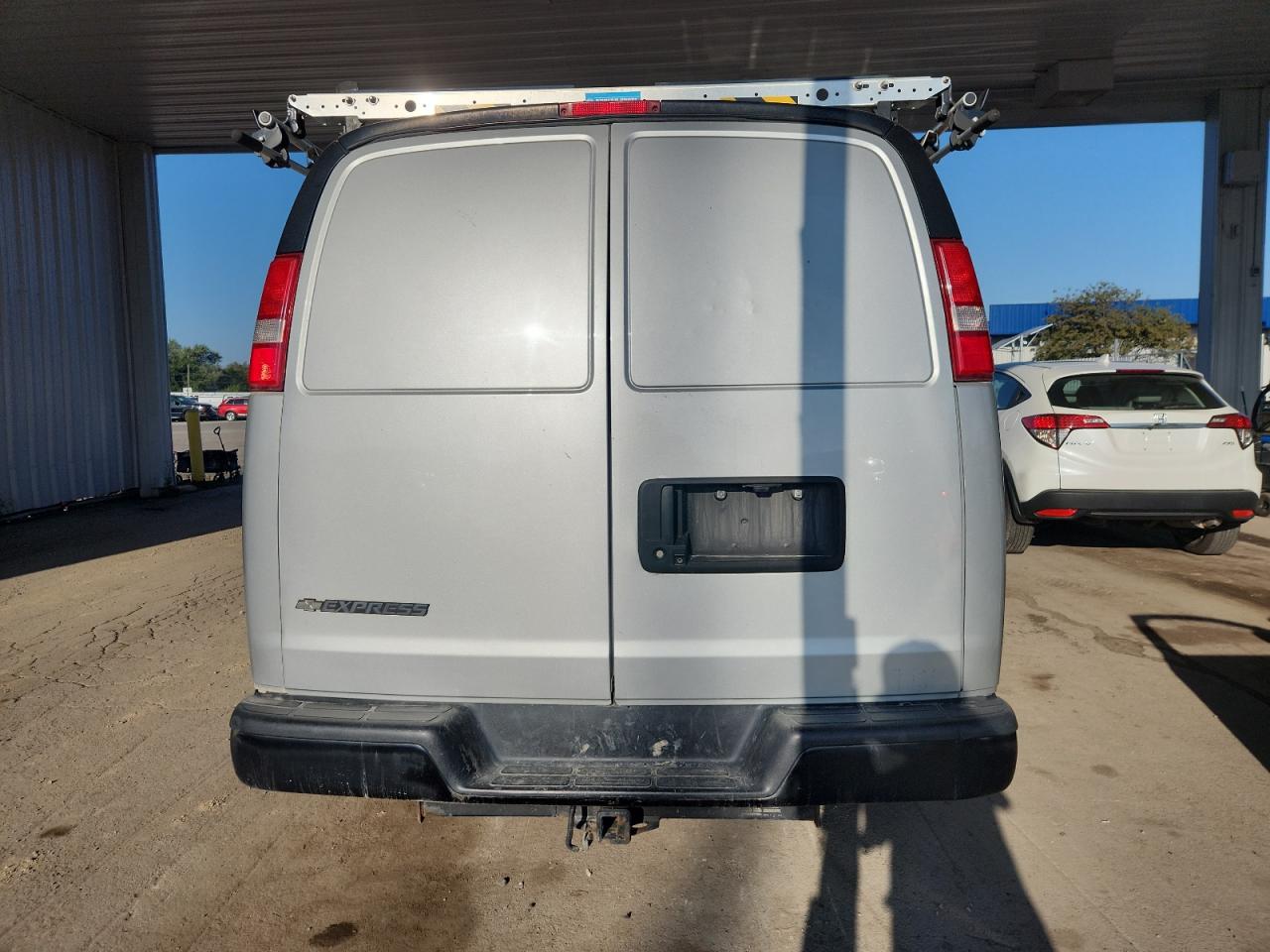 2017 Chevrolet Express G2500 VIN: 1GCWGAFF0H1311957 Lot: 84377285