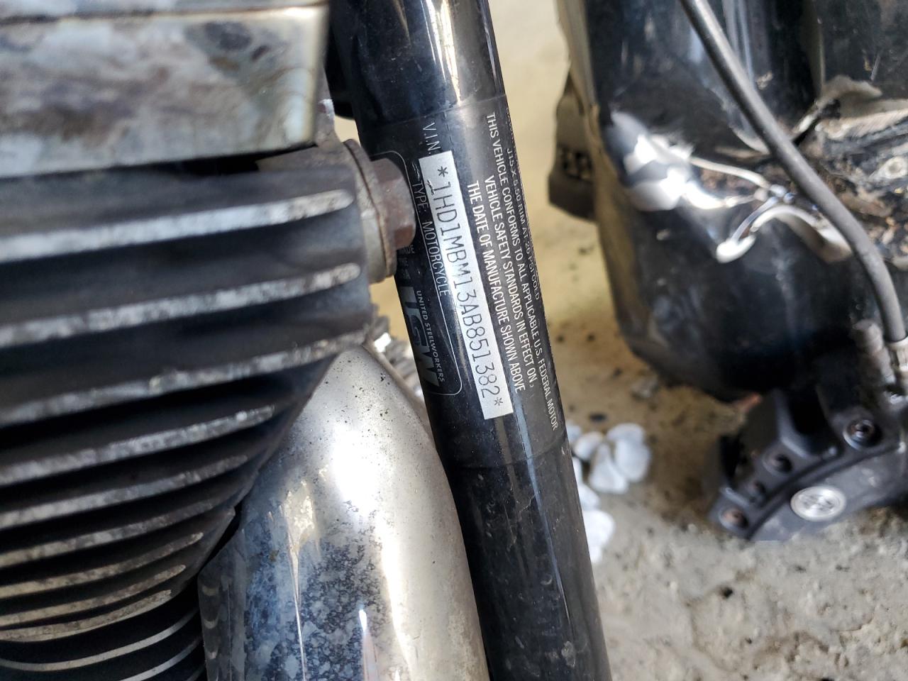 2010 Harley-Davidson Flhxxx VIN: 1HD1MBM13AB851382 Lot: 80524655