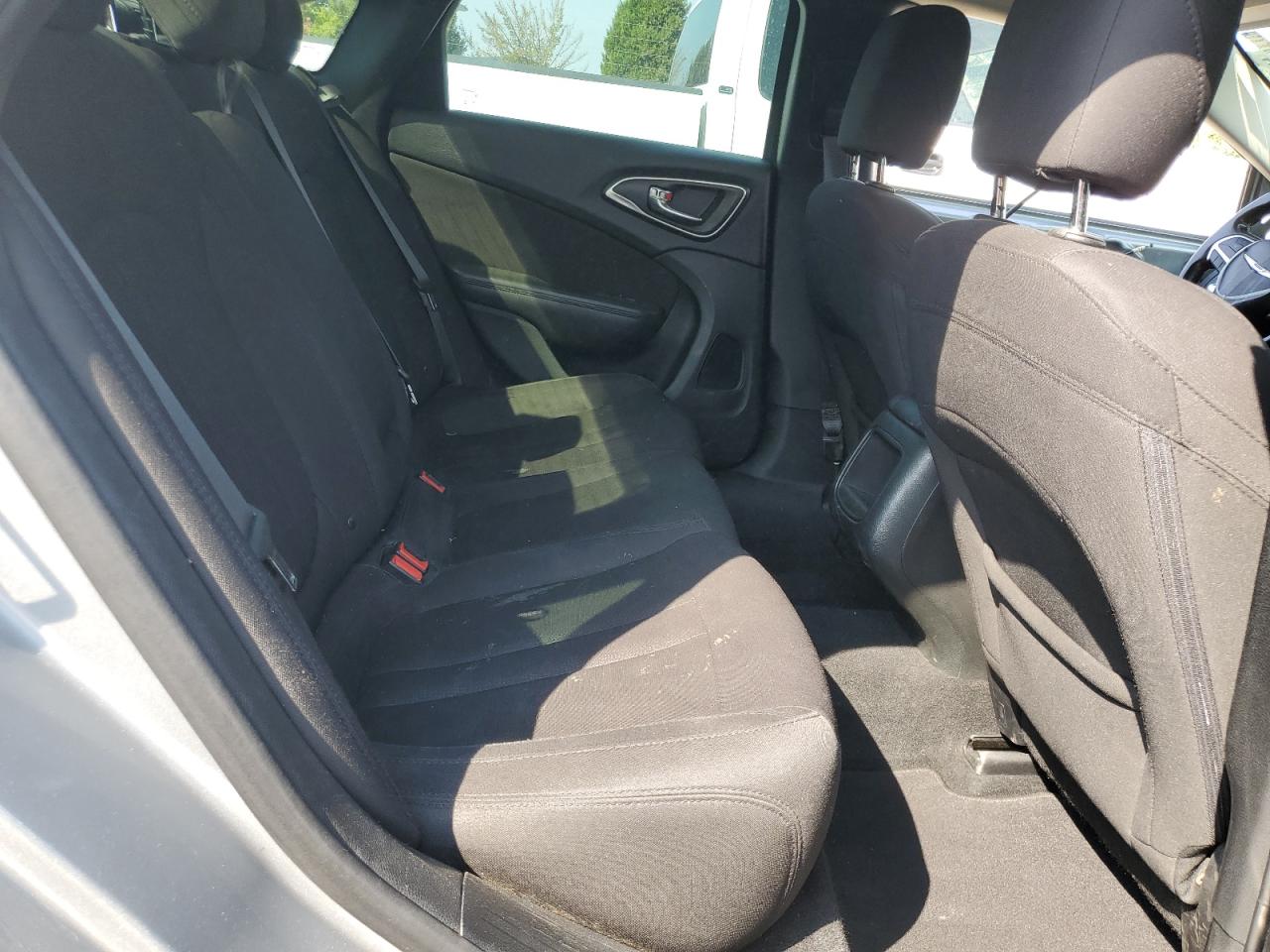 2015 Chrysler 200 Limited VIN: 1C3CCCAB3FN547110 Lot: 71465395