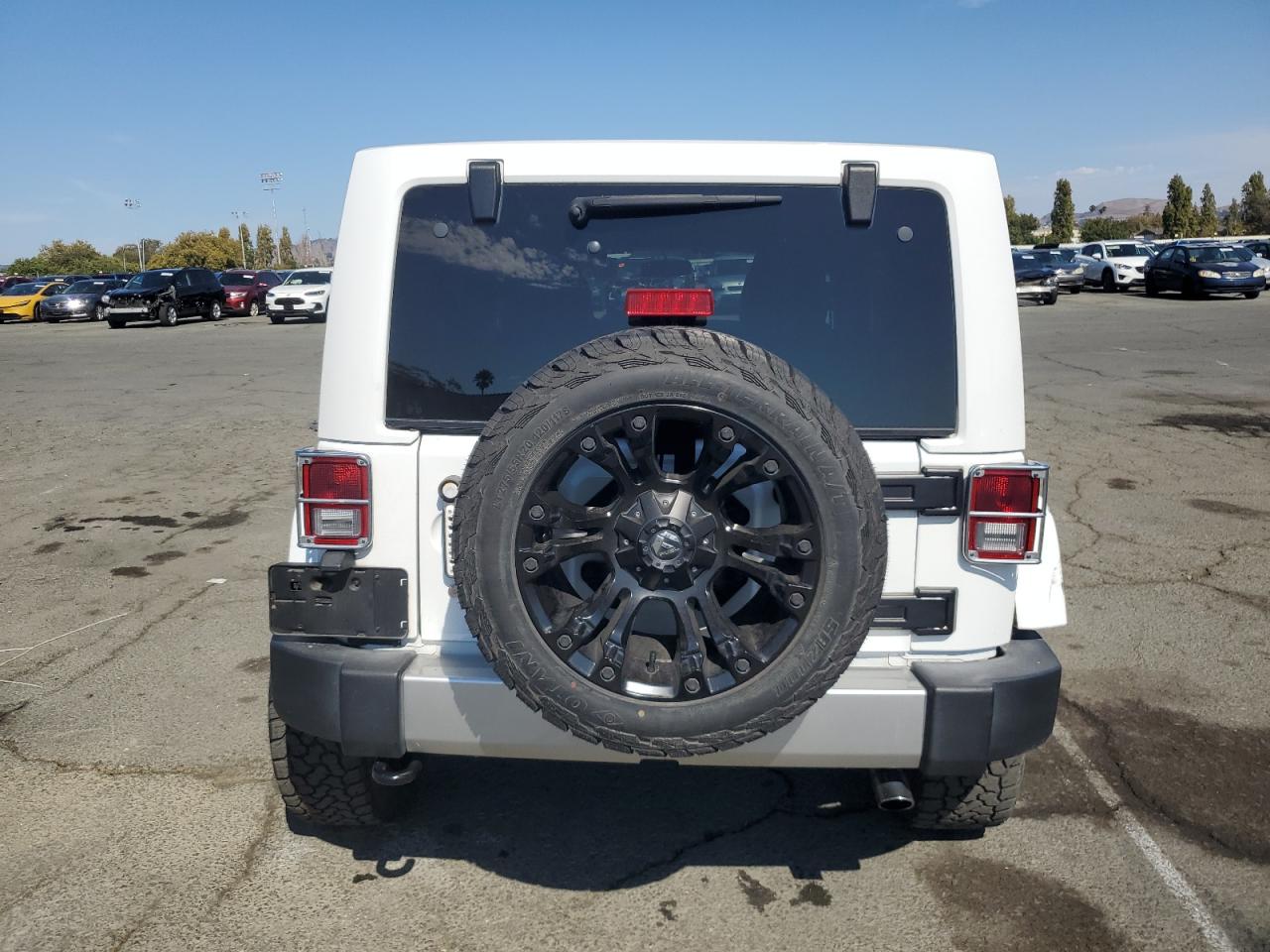 2017 Jeep Wrangler Unlimited Sahara VIN: 1C4HJWEG5HL588383 Lot: 81799555