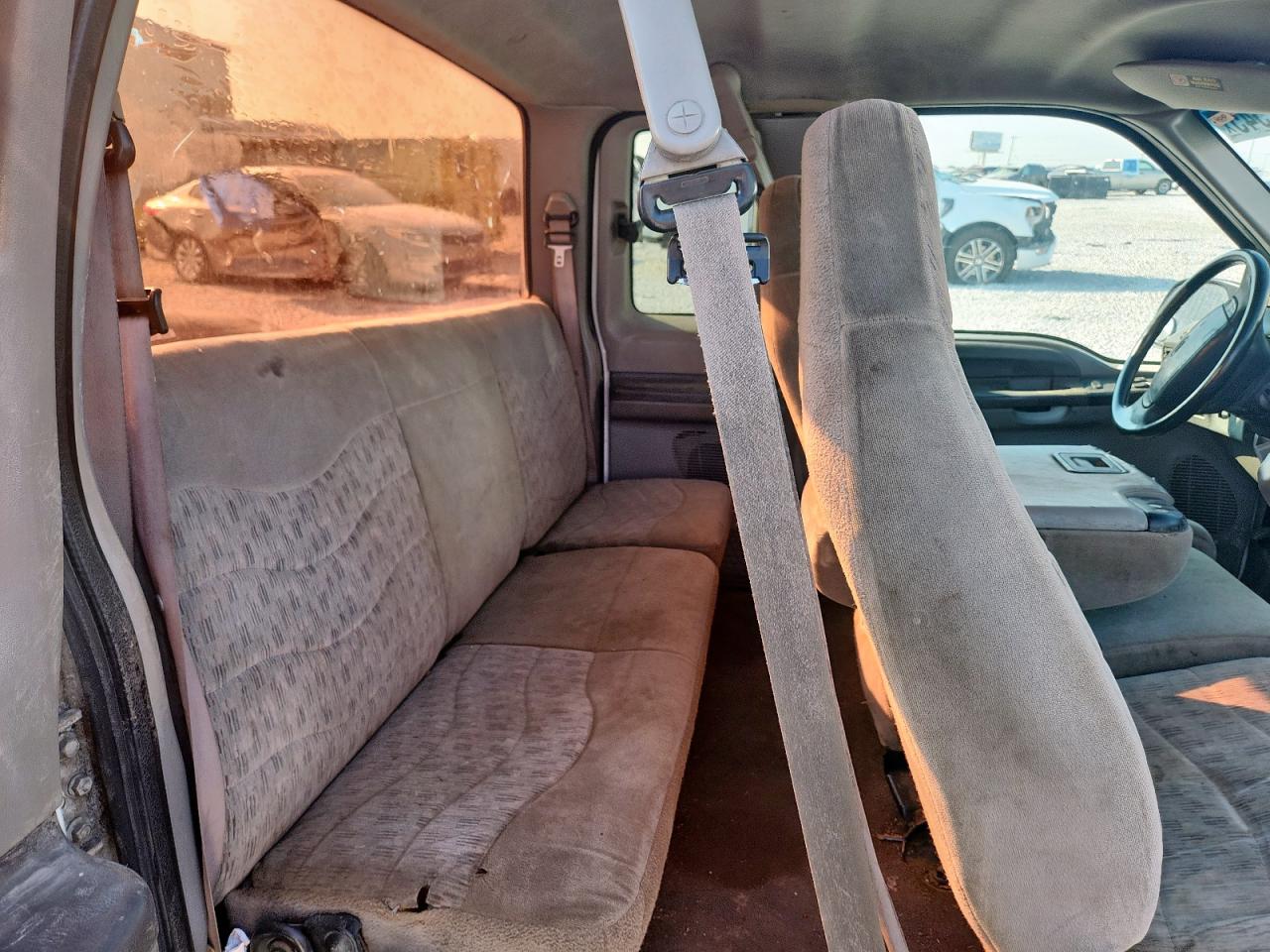 2000 Ford F250 Super Duty VIN: 1FTNX20L2YED10639 Lot: 81487545